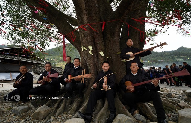 贵州榕江：侗寨举办牛腿琴歌节 传承民族文化