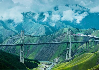 气势磅礴！航拍新疆第一高桥 自驾新疆不能错过