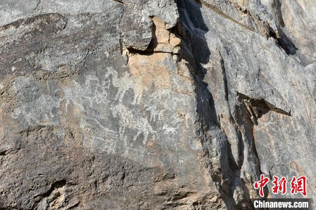 甘肃肃北发现逾5000幅千年岩画 反映射猎游牧生活